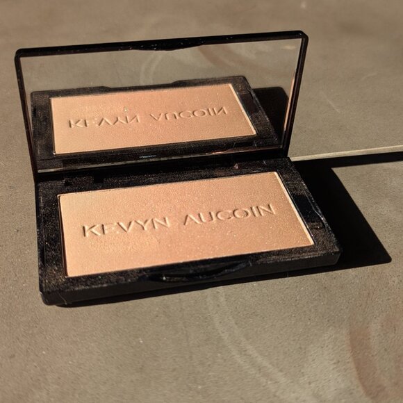 Kevyn Aucoin Beauty | The Neo-Highlighter 3-in-1 powder highlighter palette - Picture 16 of 16